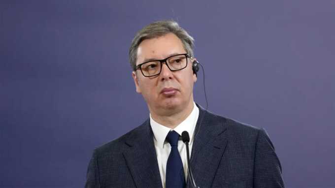 Президент Сербии Вучич был вынужден изменить маршрут, и самолет совершил посадку в Азербайджане
