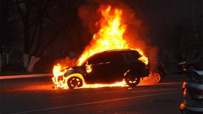 В Калужской области девушка подожгла пять автомобилей Росгвардии