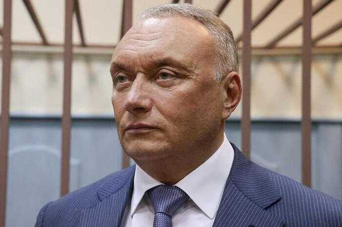 Савельев скрывается от преследования из-за контракта с Министерством обороны