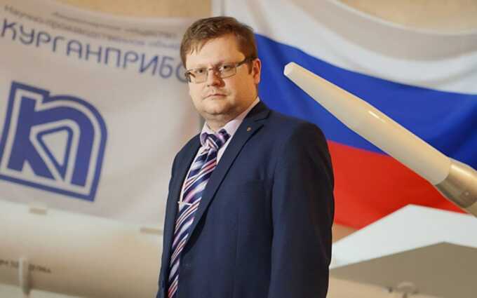На главу НПО "Кургранприбор" напали с молотком в подъезде его дома