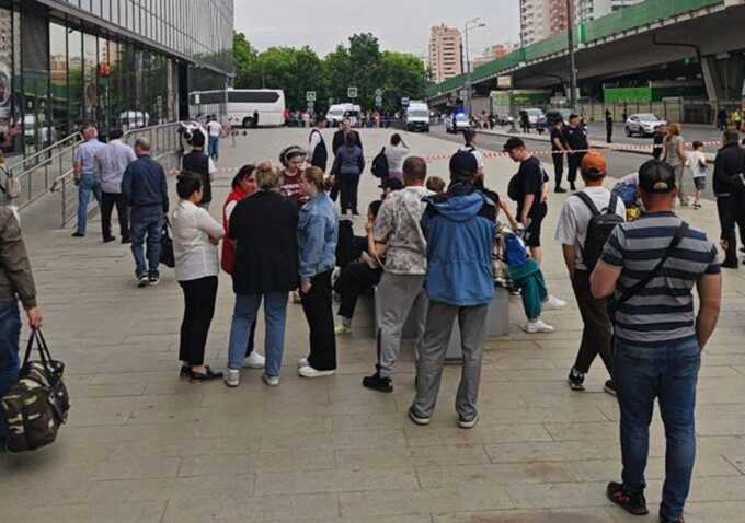 Неизвестный человек произвел выстрел из травматического оружия у ТРЦ «Щёлковский»